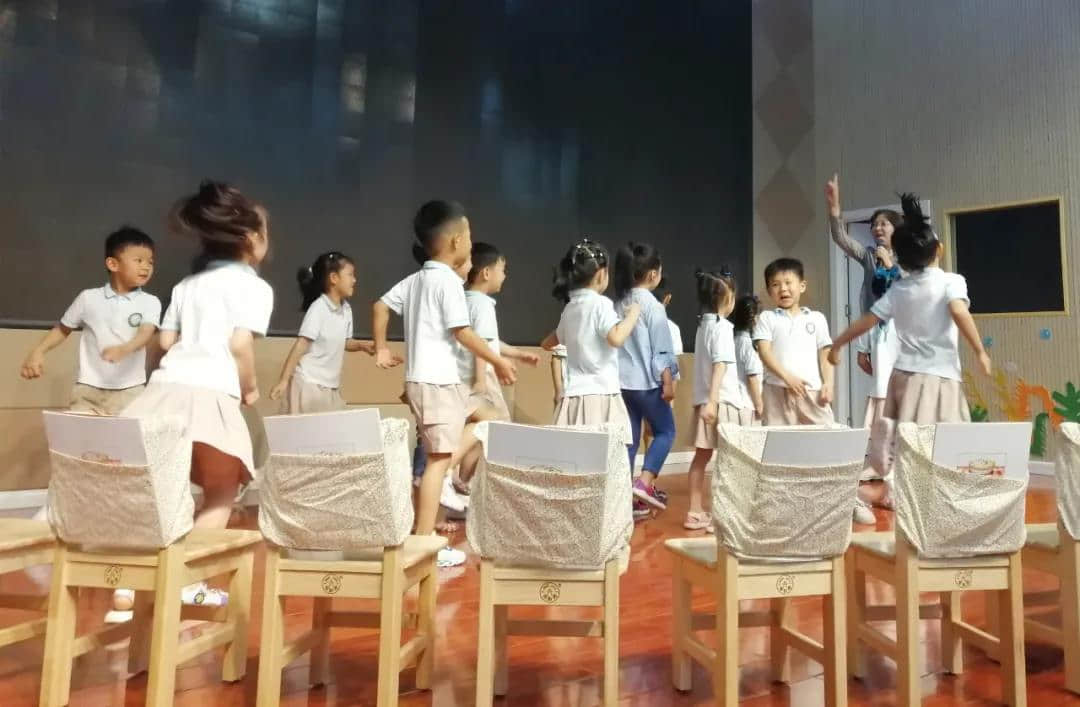 名师引领 共促成长——《幼儿快乐阅读》
