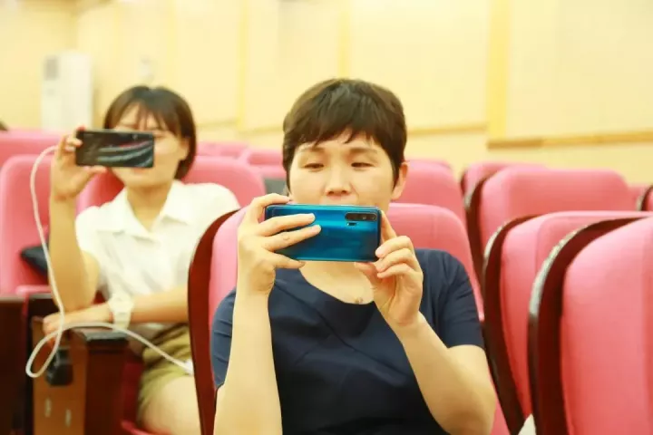 名师引领 共促成长——《幼儿快乐阅读》 · 配图