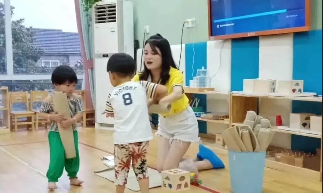 【家园沟通】幼儿园老师被家长误解的几个瞬间